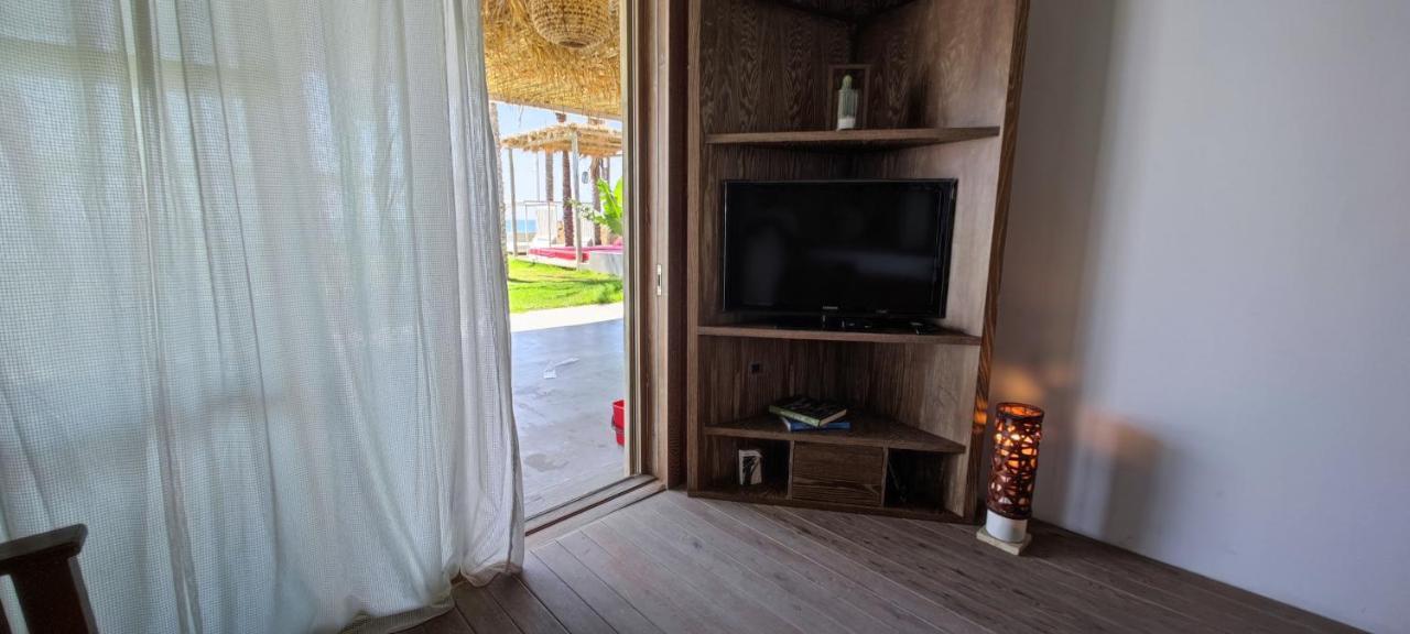 Lost At Sea Hotel Дамур Екстериор снимка