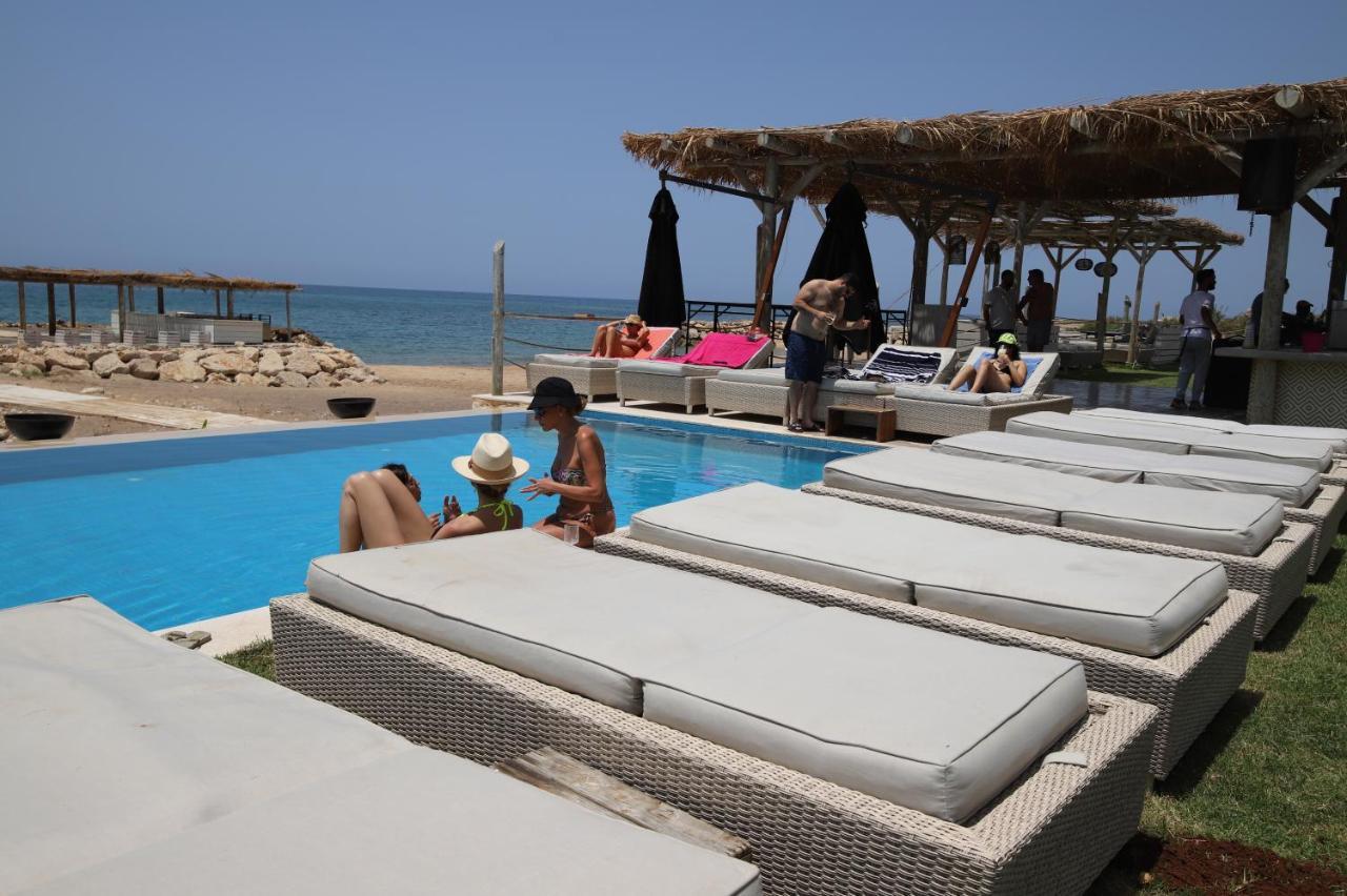 Lost At Sea Hotel Дамур Екстериор снимка
